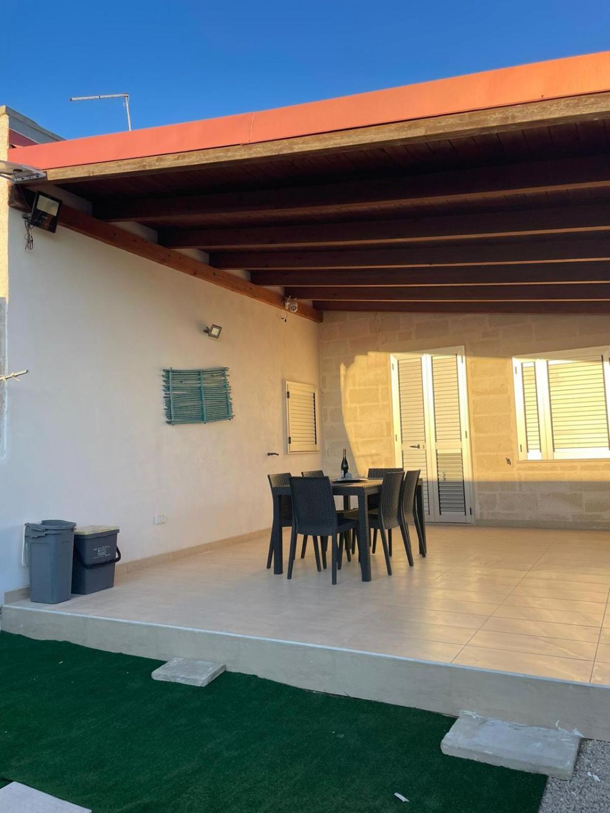 Lu Sole, Lu Mare E Lu Ientu Villa Torre Lapillo Exterior foto